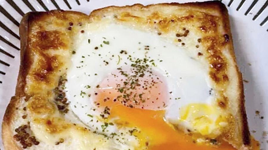 Egg on Masala Cheese Toast
