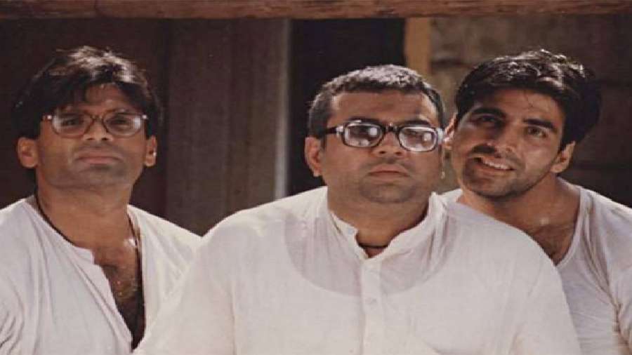 Akshay Kumar in Priyadarshan's Hera Pheri alongside Suniel Shetty and Paresh Rawal