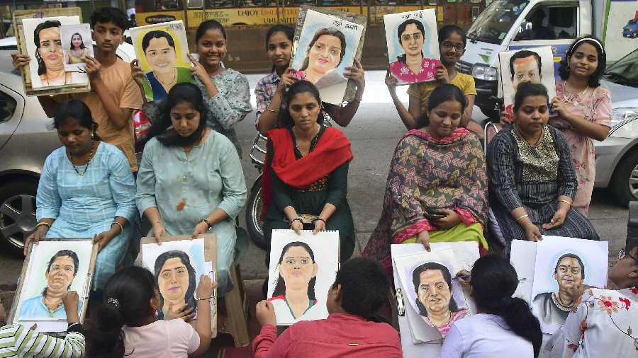 Gurukul students paint portraits of their mothers