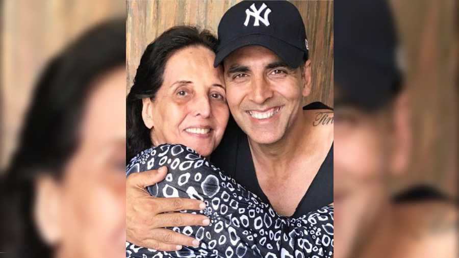 Akshay Kumar, who lost his mother last year, shared a photo, mentioning that there isn’t a day that he doesn’t think about her. He also said that he missed her just by looking at her photo