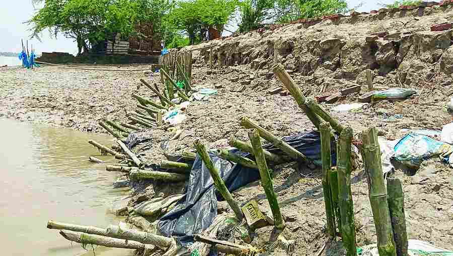 An earthen dyke in bad shape at Sandeshkhali.