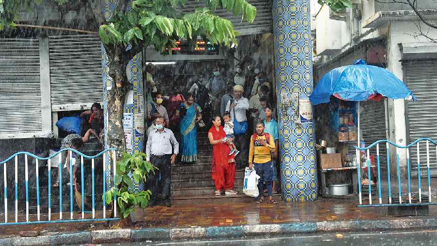 Kolkata Municipal Corporation braces for fallout of Cyclone Asani