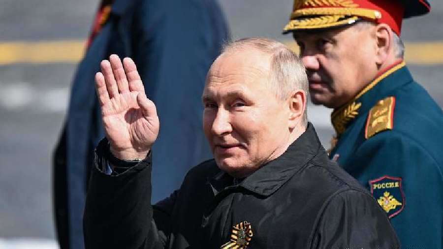 Can't fence off Russia: Putin