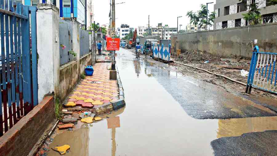 Waterlogged tretches outside AMRI Hospitals in Mukundapur on Wednesday