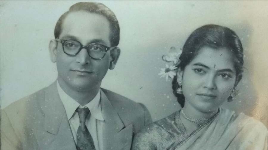 Bela and Shyamaprasad Bose, in a wedding announcement in Illustrated Weekly, 1957.  In 1960, they moved to Lake Gardens – a South Kolkata neighbourhood that was still in the making then. ‘I remember the kancha rasta, kancha drain and water from the tube well. A very different Lake Gardens from present day,’ laughs Bela