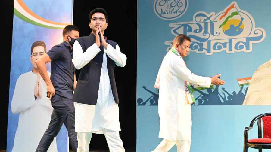 Abhishek Banerjee | SC asks ED to question Abhishek and wife in city -  Telegraph India