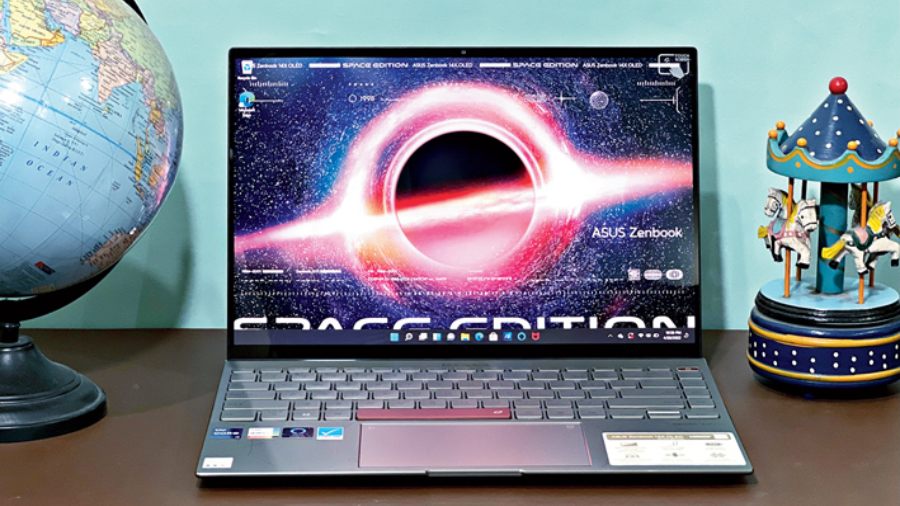 ASUS Zenbook 14X OLED Space edition is primarily a laptop for running productivity applications. 