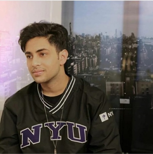 Amitabh Bachchan's grandson Agasthya joins 'The Archies'  bandwagon