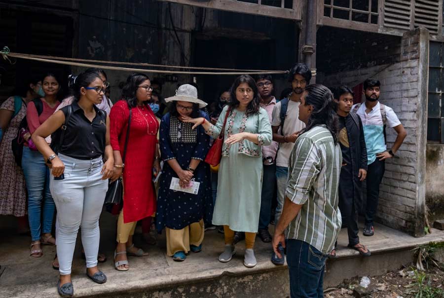 Students of architecture from Techno India frequently undertake visits to properties that require reconstruction, although for many of them, this was the first time they did anything of the sort in north Kolkata