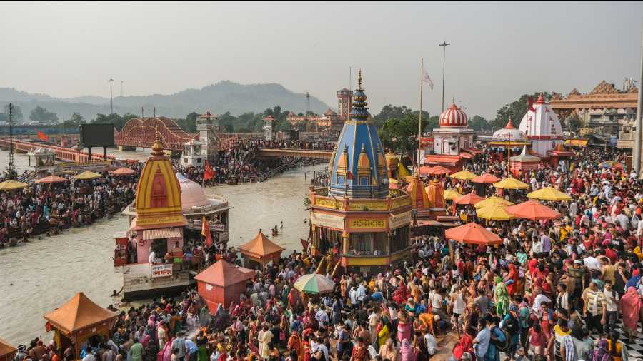Devotees gather at the banks of river Ganga on the festival, at Har Ki Pauri Ghat in Haridwar