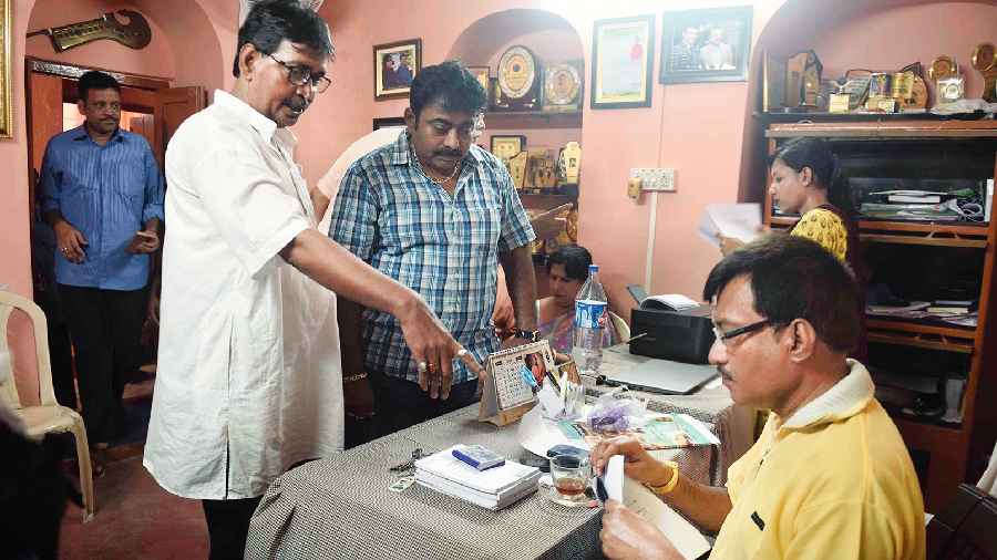 Jewellers submit their grievances to councilor Bishwarup Dey on Monday. 