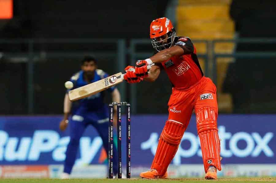 Rahul Tripathi (SRH): In a virtual knockout game for the Sunrisers Hyderabad (SRH), Tripathi came good once more, scoring a blistering 76 off 44 to take SRH within touching distance of 200 against the Mumbai Indians (MI) on Tuesday. Making the most of a flat deck at the Wankhede Stadium, Tripathi displayed his full range of shots, from cultured off-drives to flourishing pulls to the old-fashioned slogs over mid-wicket. At one point, it seemed that a century might be on the cards, but Tripathi perished 24 runs short, caught in the deep off Ramandeep Singh, but not before stamping his authority on the game