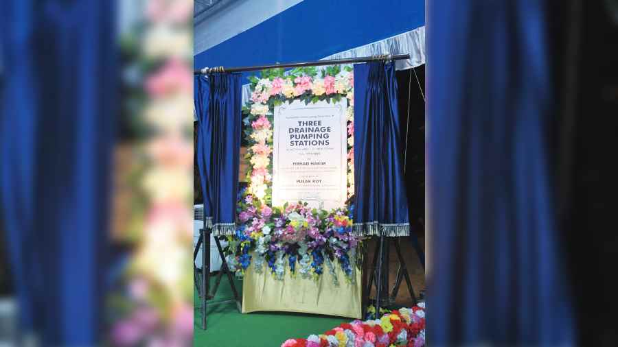 The foundation stone for the pumping stations unveiled by the authorities. 