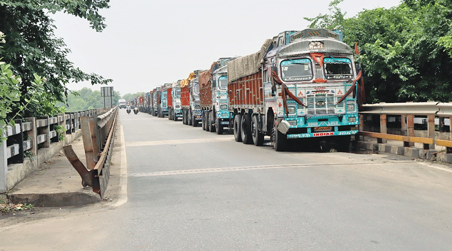 Trucks stranded on the Jharkhand border in West Burdwan’s Asansol.