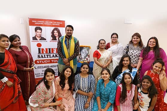 Continuing with the celebrations, the INIFD students also took part in a cultural programme on the Salt Lake campus on May 11. Students and faculty members sang Rabindrasangeet like Gahana kusuma kunja majhe, Pagla hawar, Sokhi bhabona kahare bole, and Sajani sajani. 
