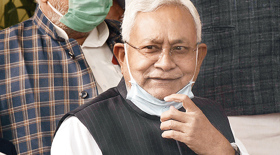 Nitish resigns as CM after breaking off with BJP