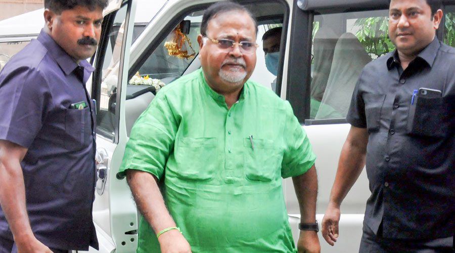 Former West Bengal Education Minister and Trinamool Congress leader Partha Chatterjee arrives to appear before the Central Bureau of Investigation (CBI) for questioning in connection with the alleged irregularities in the SSC (School Service Commission) recruitments, in Calcutta on Wednesday.
