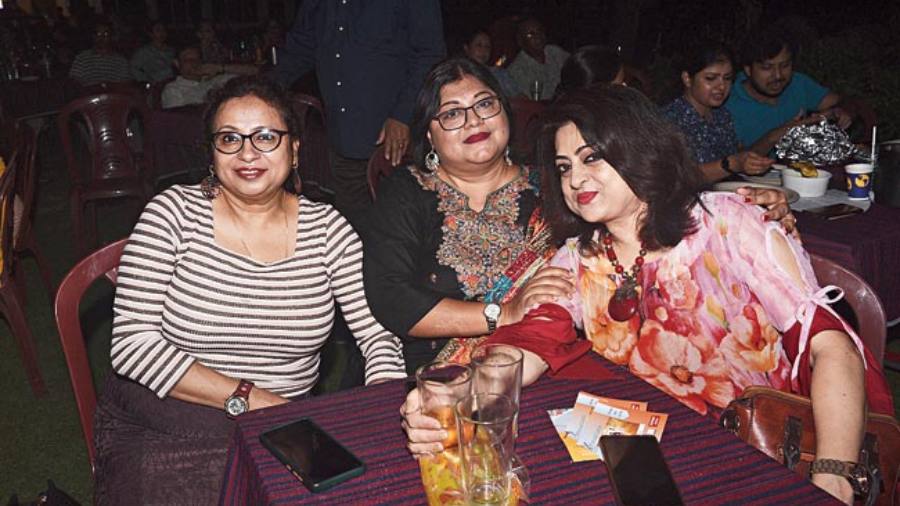 Sumita Chatterjee (extreme right) was out with her girl friends. “I like to listen to all of Manomay Bhattacharya’s performances. Ujjaini has also shown herself to be a promising singer. Overall the programme was good,” she said.