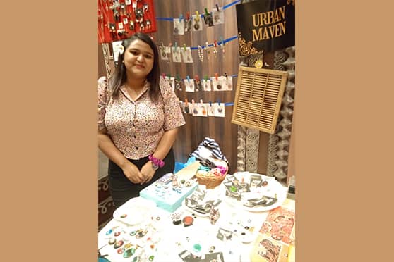 Sukanya Deb specialises in resin art through her jewellery brand Urban Maven. “I picked up the technique by watching YouTube videos,” said Sukanya, a diploma in Mass Communication and Public Relations student of St. Xavier’s College, Kolkata. 