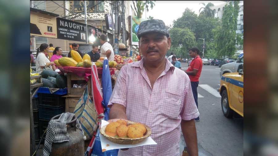 Rajender Prasad Chauhan, the 68-year-old helming Vardaan Market’s Chauhan Victoria Vada