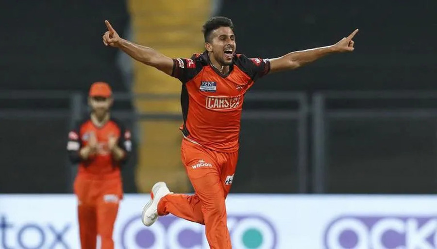 Umran Malik (SRH): A breath of fresh and furious air this year, Malik has shown that raw pace still has a place in the shortest format of the game. Often erratic in the early stages of the season, Malik matured rapidly as the campaign unfolded, realising how best to manage his line and length to optimise his express speed. While he may have leaked runs at more than nine per over, his 22 wickets, including a five-wicket haul, make for a considerable return on the faith the SRH management have shown in him. Beyond the numbers, however, it is the sheer thrill of watching Malik run in and bowl at full tilt in the midst of the scorching Indian summer that has booked his place in our team of the season