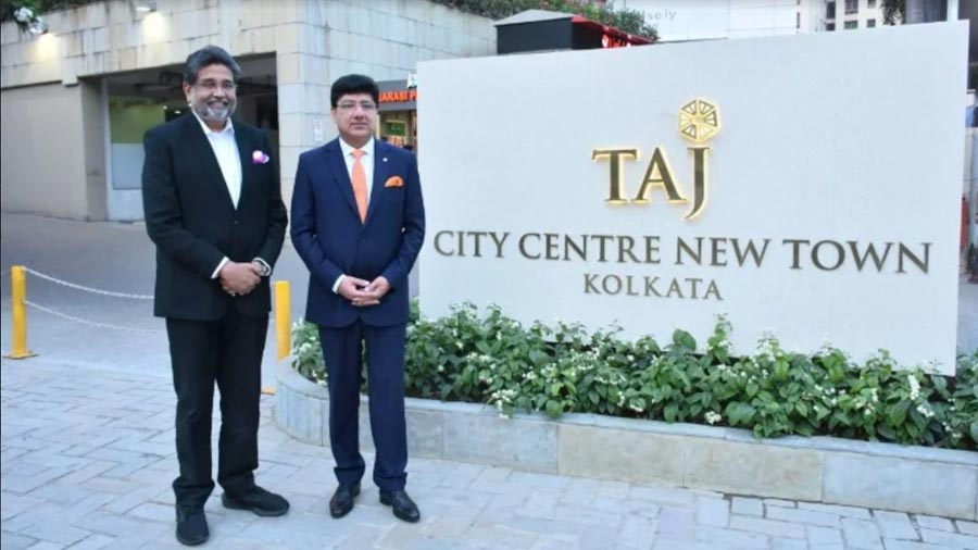 Ambuja Neotia Group chairman Harshavardhan Neotia and IHCL managing director and CEO Puneet Chhatwal have partnered for the new hotel. The addition of this property takes the number of hotels owned by IHCL under different brands in Kolkata to six, including SeleQtions branded Raajkutir