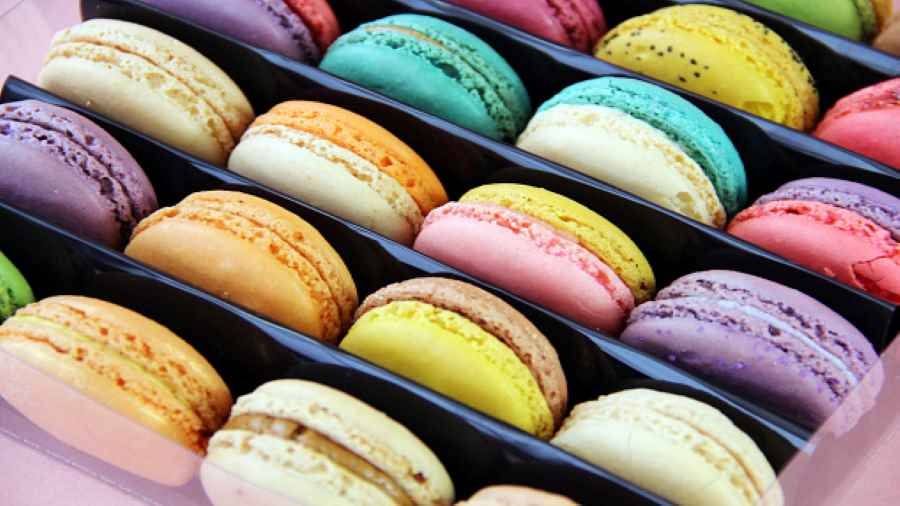 Where can you find delectable French macarons in Kolkata?
