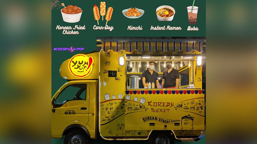 Yum Yum Korean Bucket In Gariahat Is Kolkata S Newest Food Truck Serving Korean Street Food Like