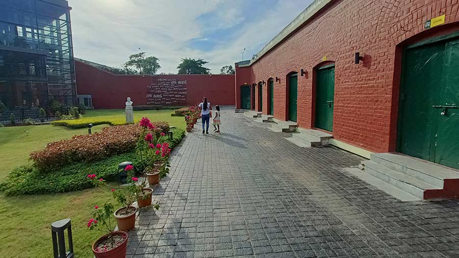 Alipore Independence Museum at erstwhile Alipore jail is open from noon to 6pm on all days except Monday 