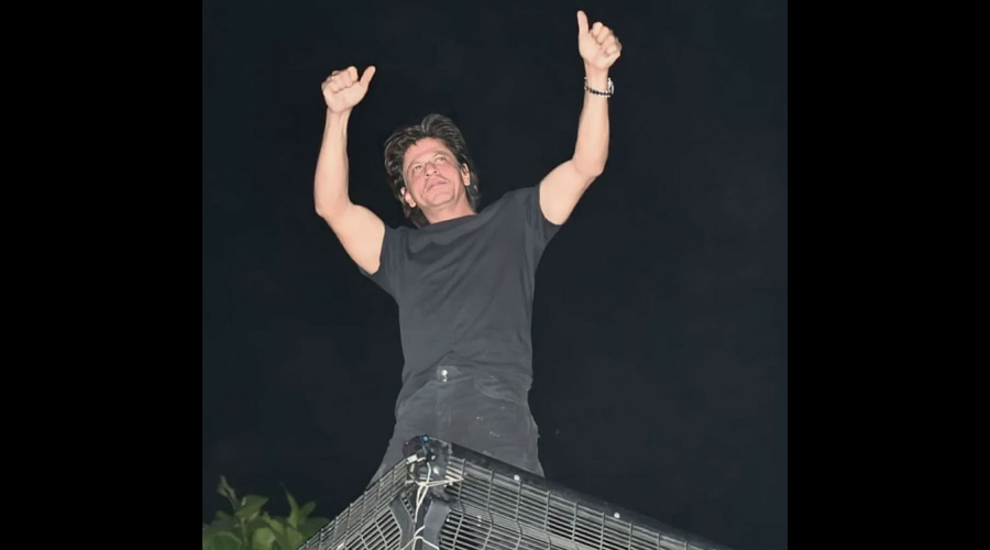 Shah Rukh Khan keeps his promise, video calls 60-year-old fan