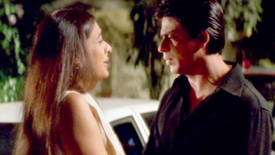 SRK made an appearance in the role of a sweet, loving and supportive husband Yeshwant Rao opposite Tabu in the 2002 Shaad Ali directorial 'Saathiya'. The film starred Rani Mukerji and Vivek Oberoi in the lead