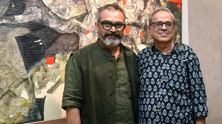 Artist Subodh Gupta and (right) the former Director of Bihar museum and practicing artist from Bhopal, Yusuf 