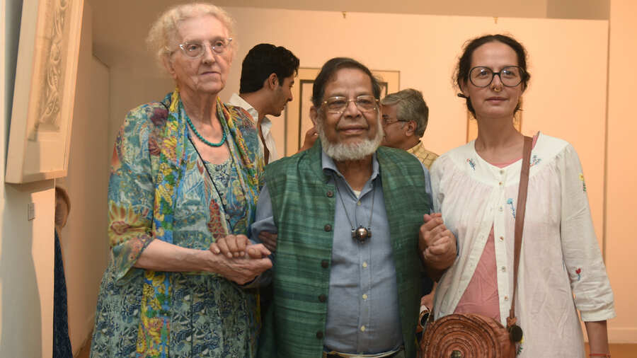 Shakti Burman and his family