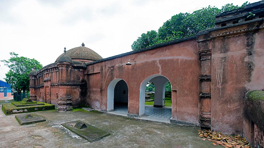 Tomb of Pir Baharam
