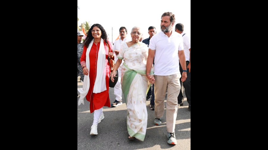 'I stand for Gauri Lankesh and countless others like her, who represent the true spirit of her,' tweeted Rahul while walking beside late activist's sister and mother in the Karnataka leg of the Yatra 