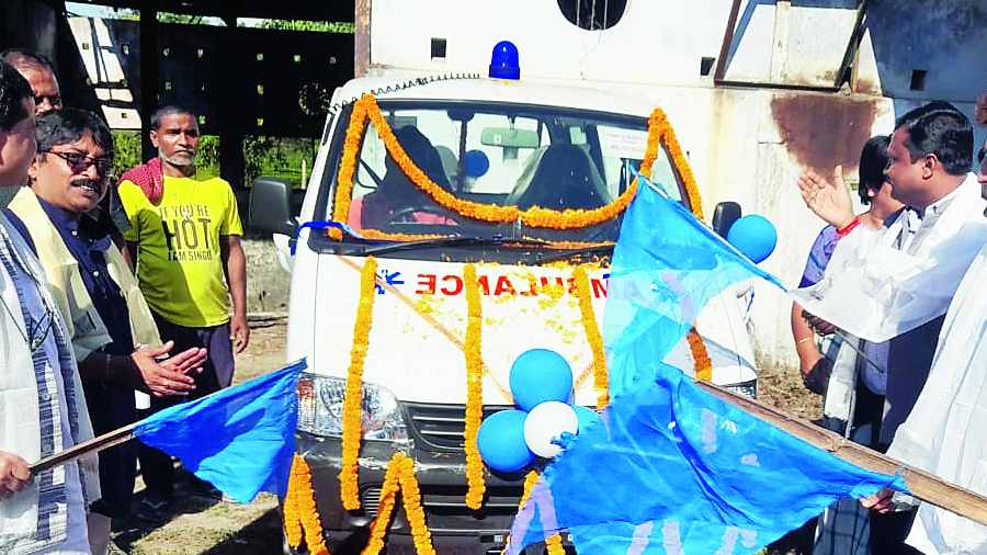 District administration officials and others flag off the ambulance at Bundapani tea estate  in Alipurduar district on Friday.