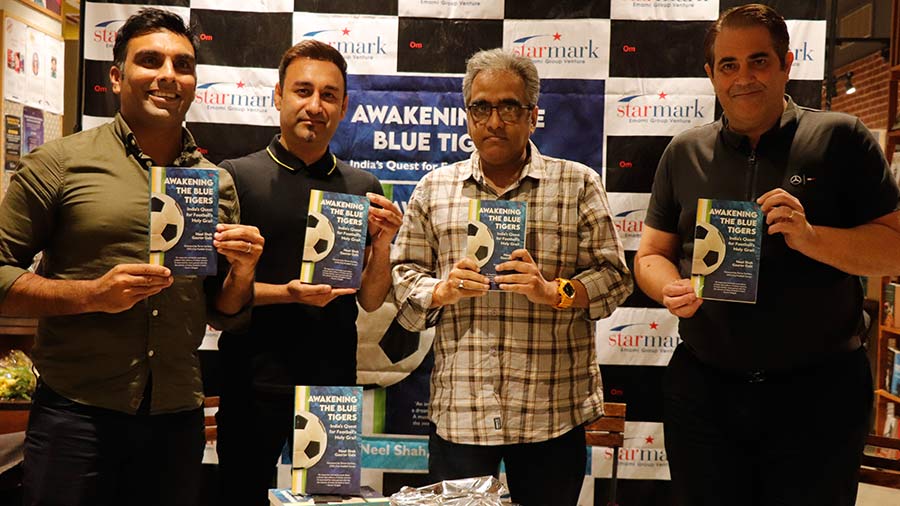 (L-R): Neel Shah, Gaurav Gala, Shantanu Ray Chaudhuri (editor-in-chief of Om Books International), and Paul Masefield at the launch of ‘Awakening the Blue Tigers’ in Kolkata