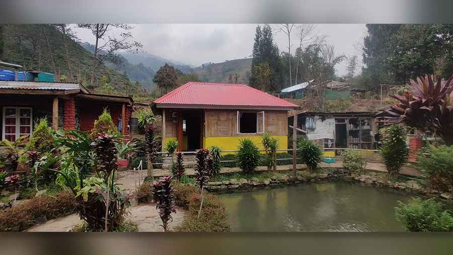 In Tabakoshi, about 5km from Darjeeling, Sunakhari Homestay is a quirky, eco-friendly getaway nestled between tea gardens