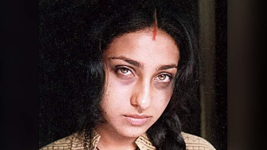 Rituparna received the National Award for Best Actress for her performance in Dahan.