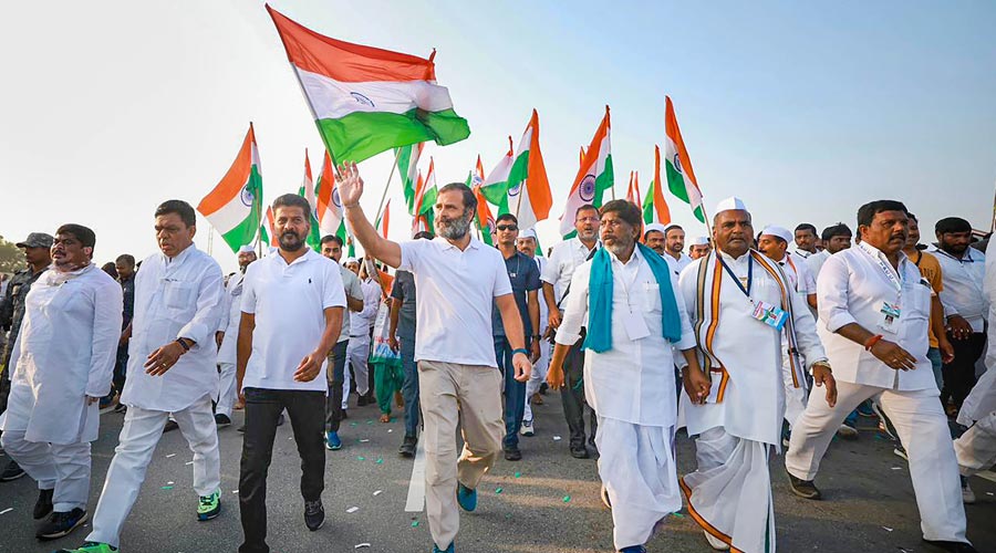 Yatra: Rahul enters Maharashtra