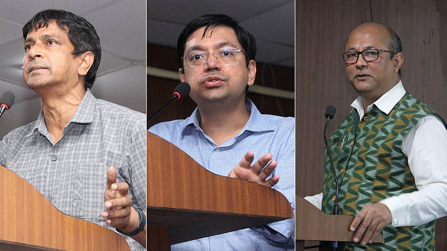 (L-R) Bidit Mondal, Satyajit Chakrabarti and Sanjay Kumar Das at the event