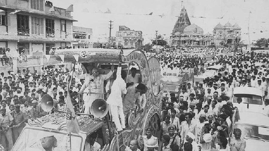 The BJP patriarch leads the Ratha Yatra in 1990. The rally lasted from September till October