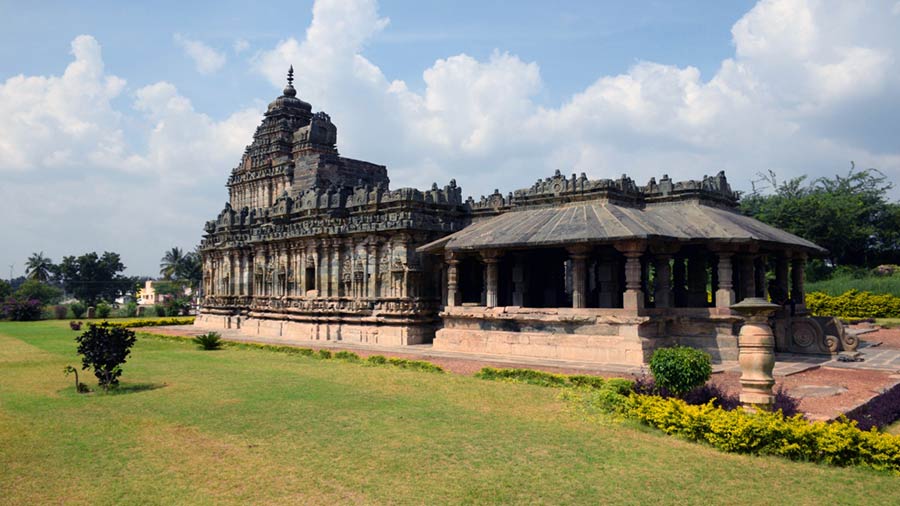 Brahma Jinalaya Temple in Lakkundi