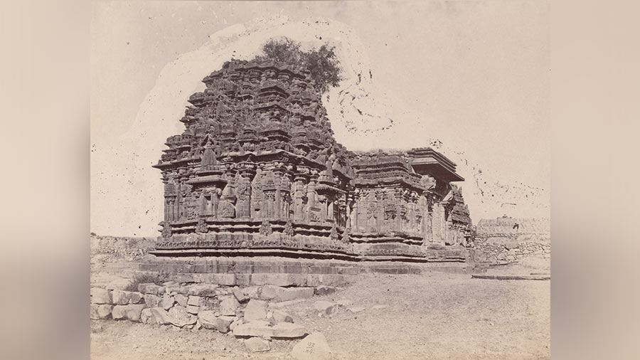 Kashivisveswara Temple: Photograph taken in 1885 by Henry Cousens
