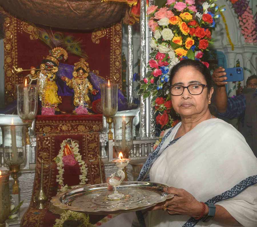 Chief minister Mamata Banerjee at the Rash festival at Santipur, Nadia on November 9. She arrived in Krishnagore on an official visit on November 8