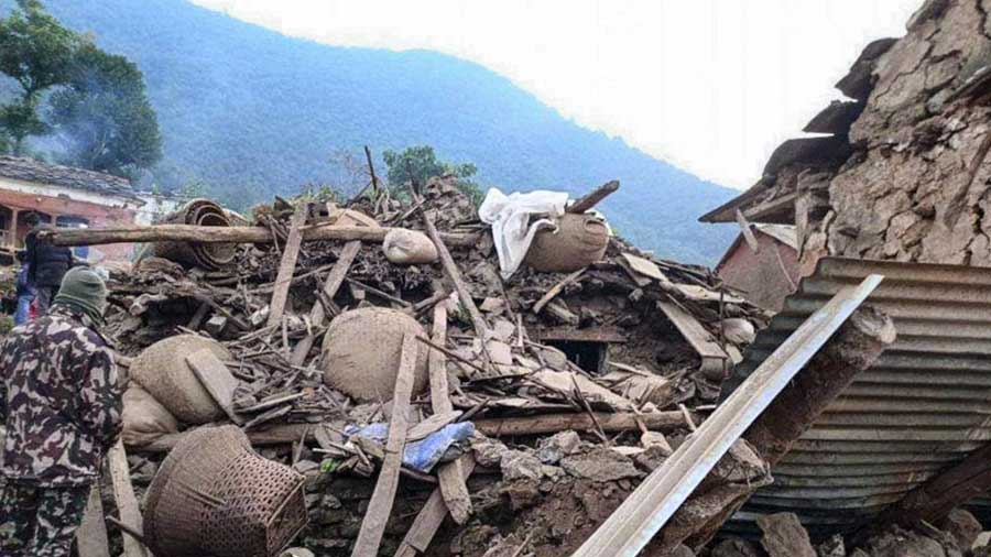 Quake kills 4,300 in Turkey, Syria