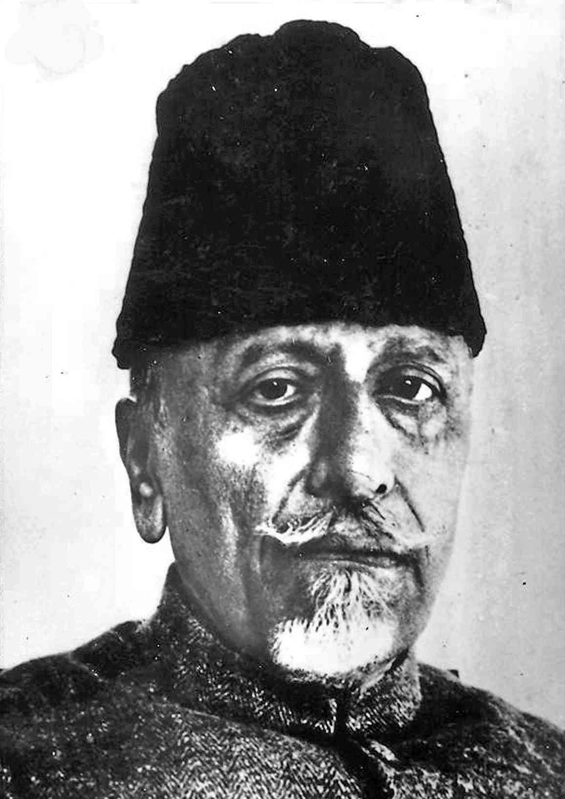 National Education Day is observed on 11 November every year to commemorate the birth anniversary of the first education minister of independent India, Maulana Abul Kalam Azad–the man responsible for spreading the light of education in India.  He served as the Education Minister from 1947 to 1958 and believed that education should be a fundamental right for every citizen of the country. Keeping his vision alive, on this National Education Day 2022 here's looking at a few interesting facts about Maulana Abul Kalam Azad: