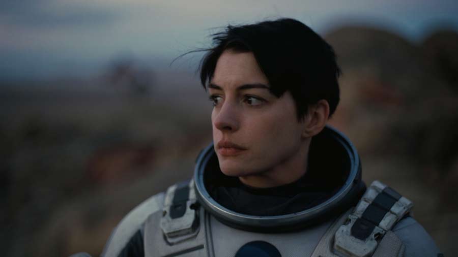 Her intense acting in the sci-fi drama 'Intersteller' proved her versatility. This is considered to be the actor's most physically tolling roles. 