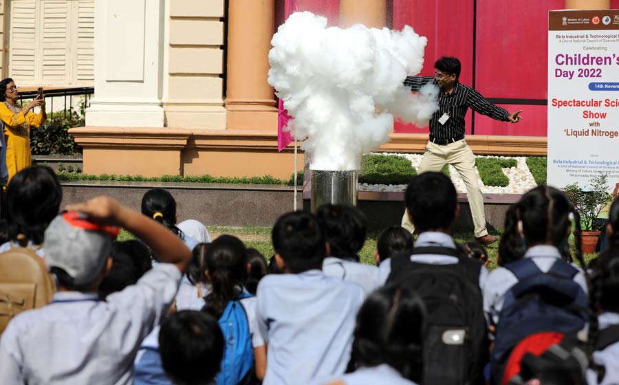 The open-air science show conducted with liquid nitrogen was a major hit among the children. BITM also organized an interesting contest where the students had to identify the bird and mimic their call