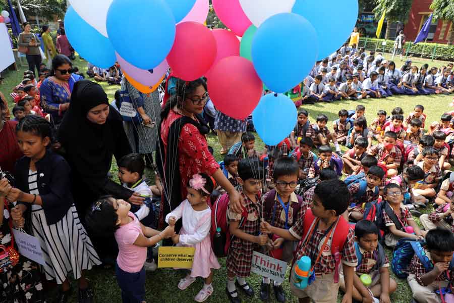 Young kids and schoolchildren at the Children’s Day celebration at Birla Industrial and Technological Museum (BITM), a unit of the National Council of Science Museums, on November 14. Over 1, 000 students from various schools and social organisations participated in the event which started with the release of colourful gas balloons. These balloons (seen in picture) had slogans that aimed to raise awareness about environmental issues and the climate 
